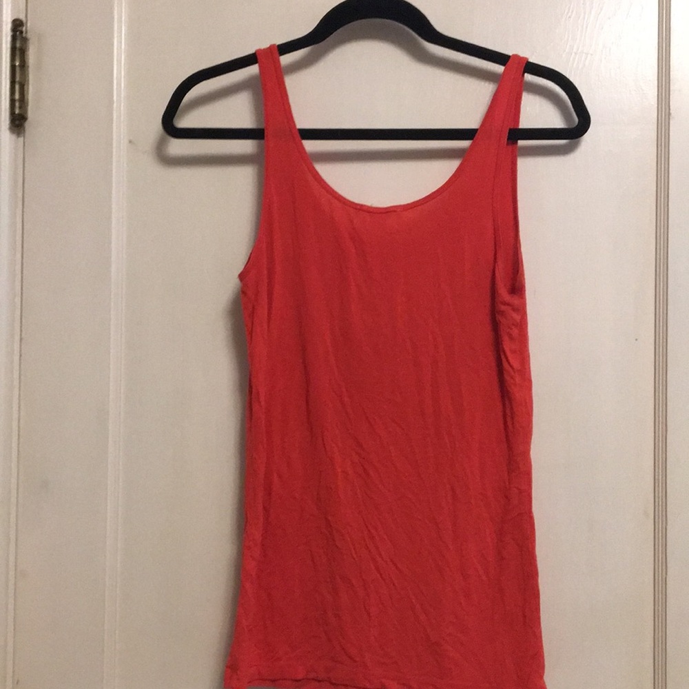 Tank. - Picture 2 of 2